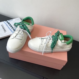 miu miu leather low-top sneakers